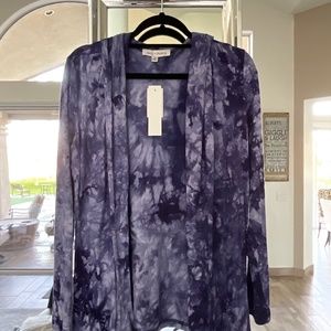 Lightweight hooded jacket